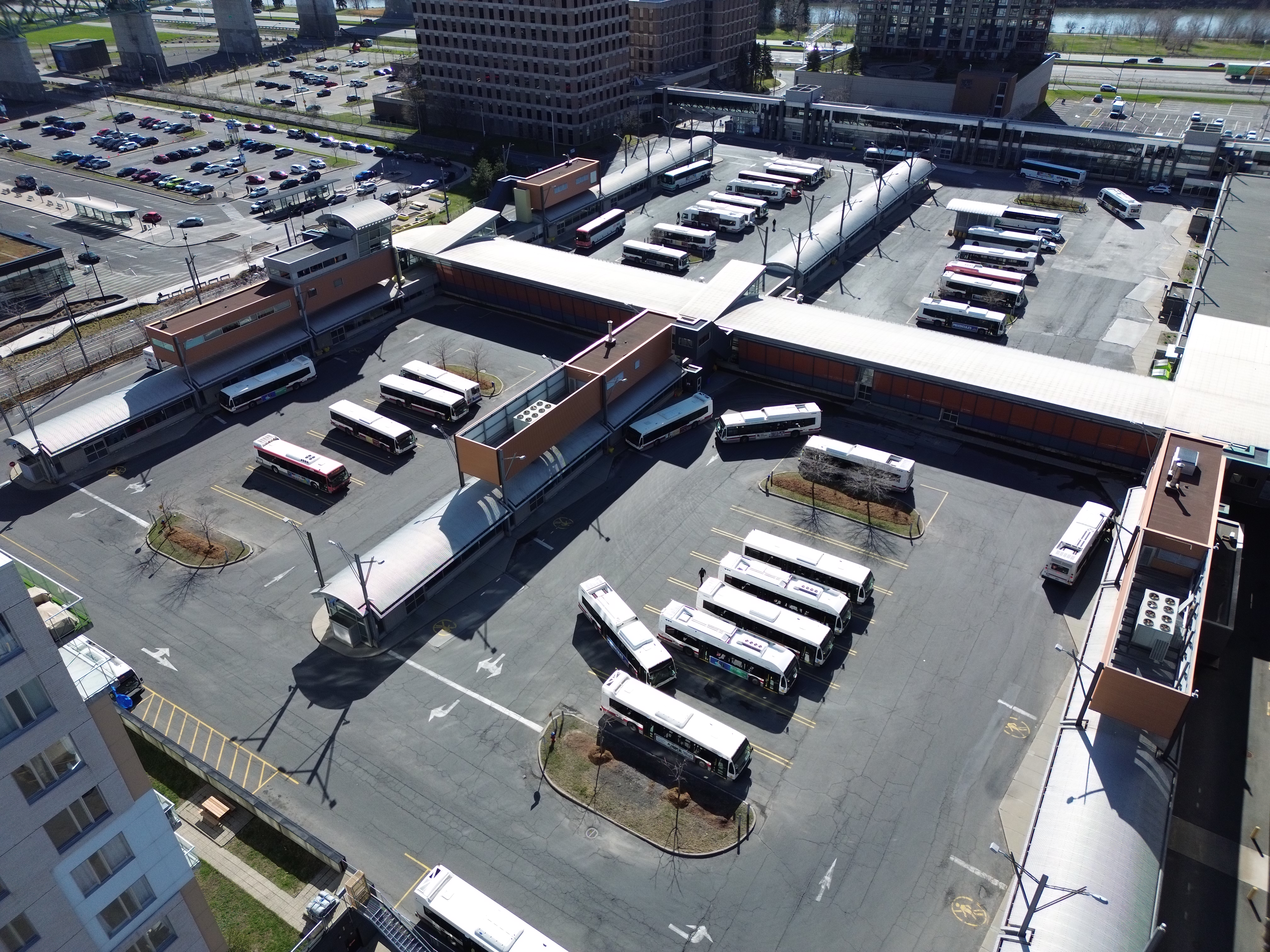 Le terminus Longueuil vu de l’air